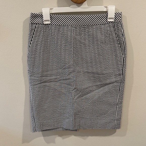 J. Crew Women’s No. 2 Pencil Skirt Classic Black White Striped Midi Size 4 - Picture 1 of 5